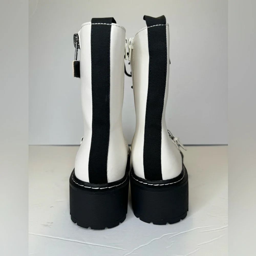 ‏Wild Pair  Womens Arriele Leather white Ankle Boots size 10M new